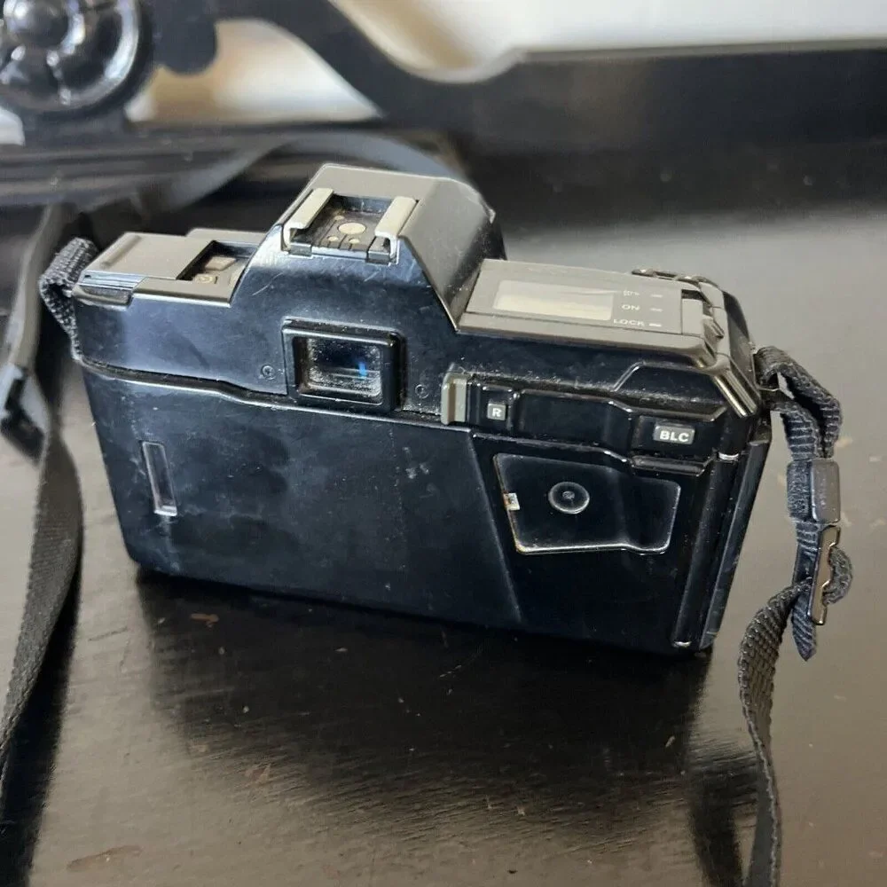 Minolta Maxxum 5000 AF 35mm SLR Camera